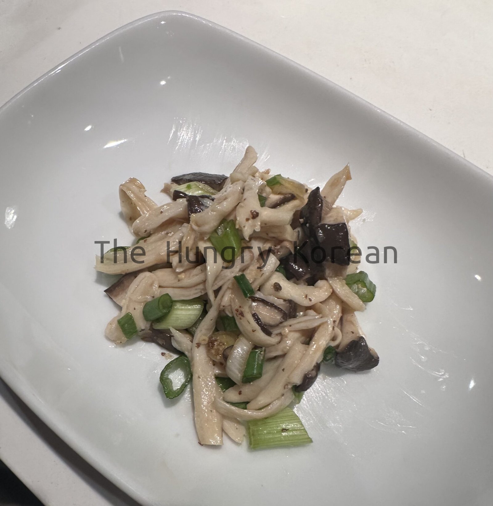 Quick and Easy 15-minute Oyster Mushroom with Perilla Seed Muchim (느타리버섯 들깨 무침)